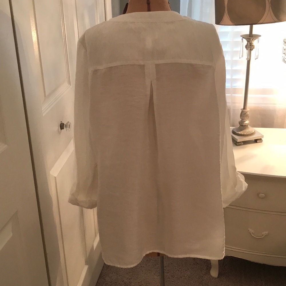 Button placket top - Picture 4 of 5